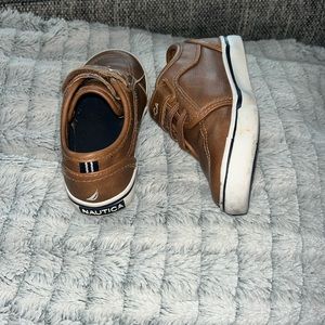 Size 8 brown Nautica shoes